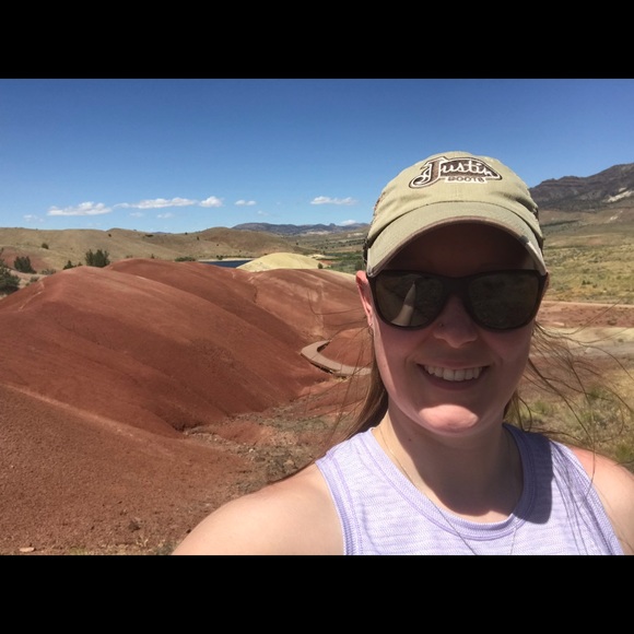 Meet your Posher, Stephanie - Picture 1 of 1